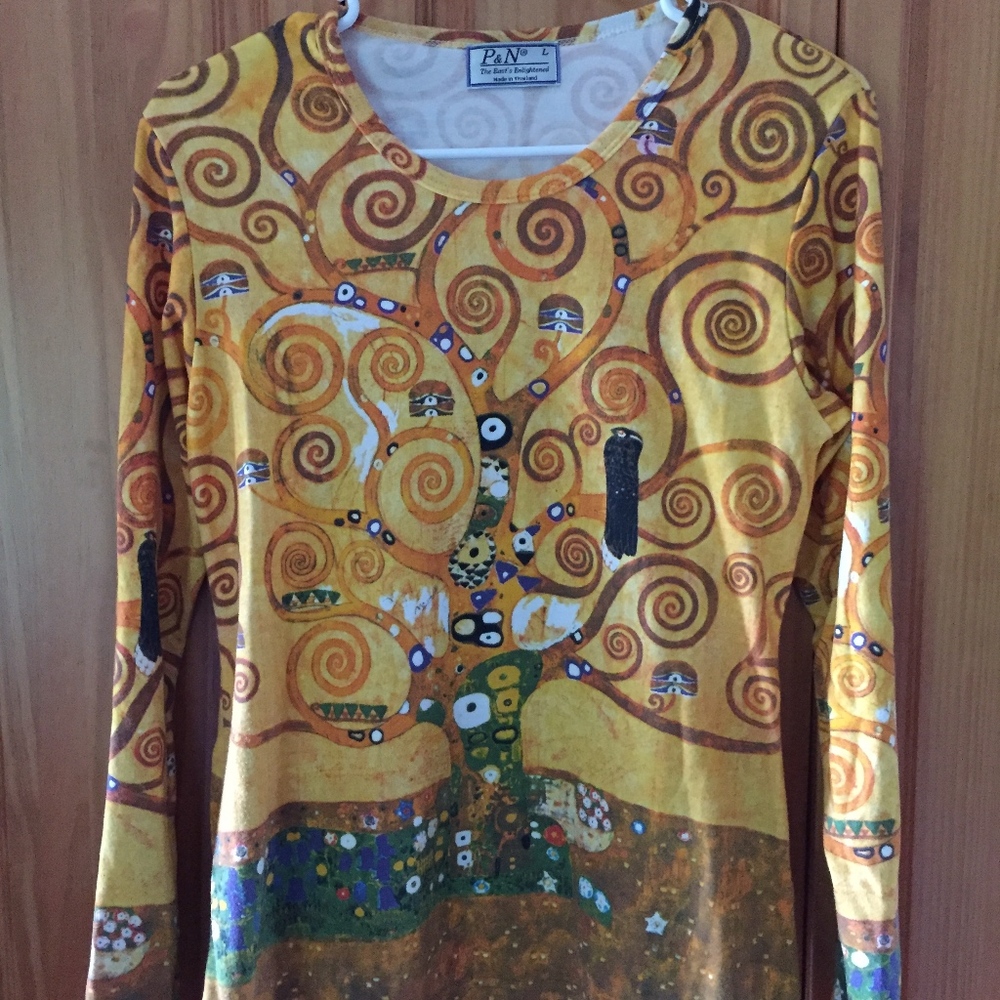 Artsy long sleeve printed T